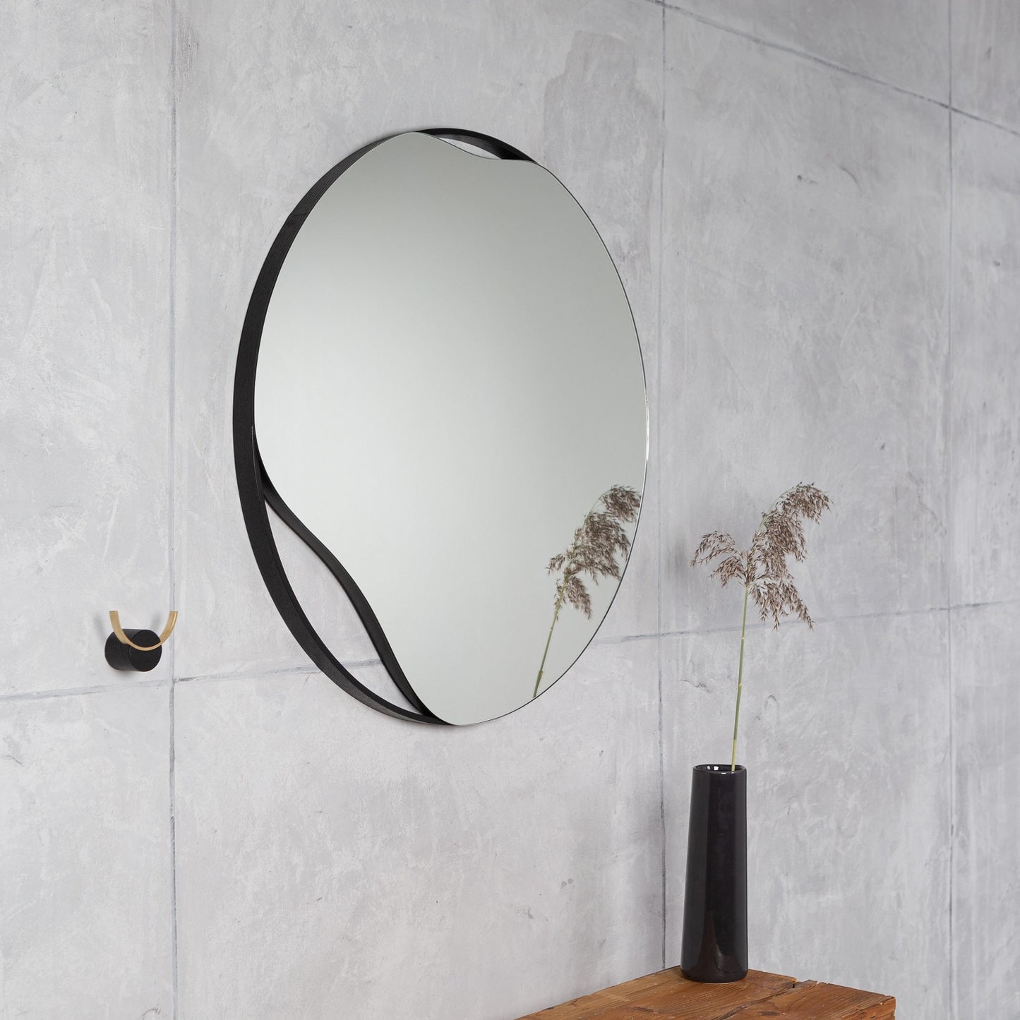 Assymetric wall mirror PUDDLE